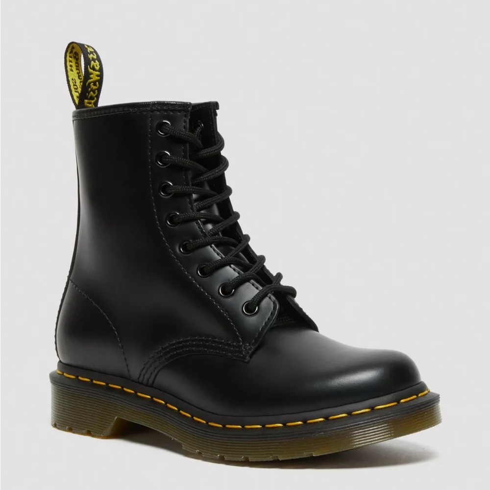 1460 WOMEN'S SMOOTH LEATHER LACE UP BOOTS